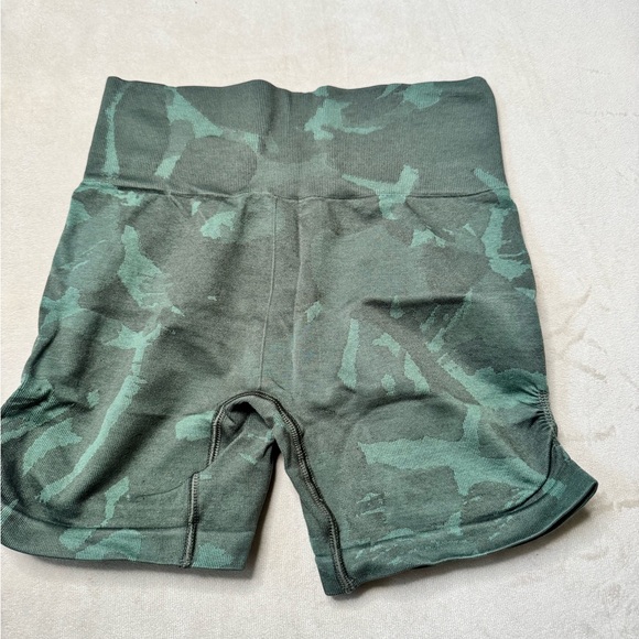 Gymshark Green Camouflage Shorts - Picture 2 of 2